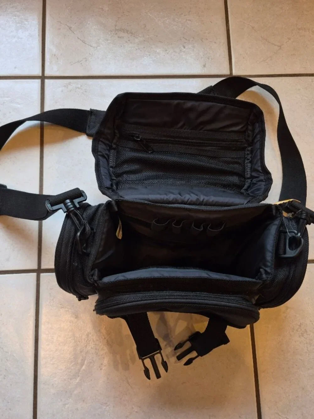NEW Black Kodak Digital Camera Bag --Medium Size